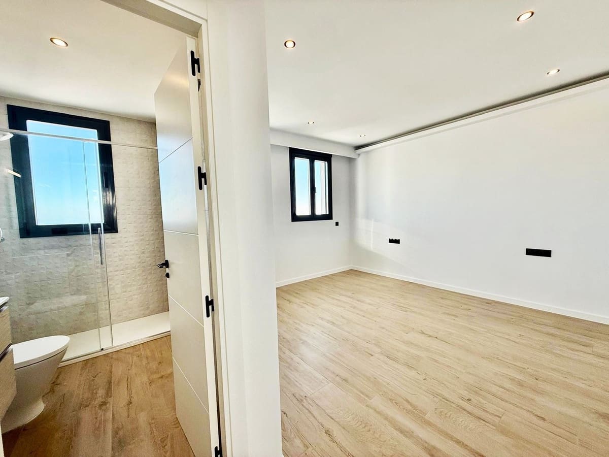 4 sypialnia Willa na sprzedaż w Benalmadena z garażem - 1 695 000 € (Ref: 9432573)