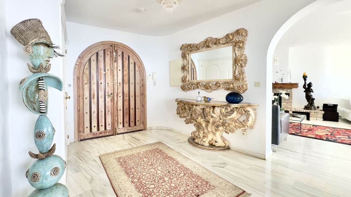 5 bedroom Villa for sale in Torremuelle with garage - € 2,900,000 (Ref: 9432574)