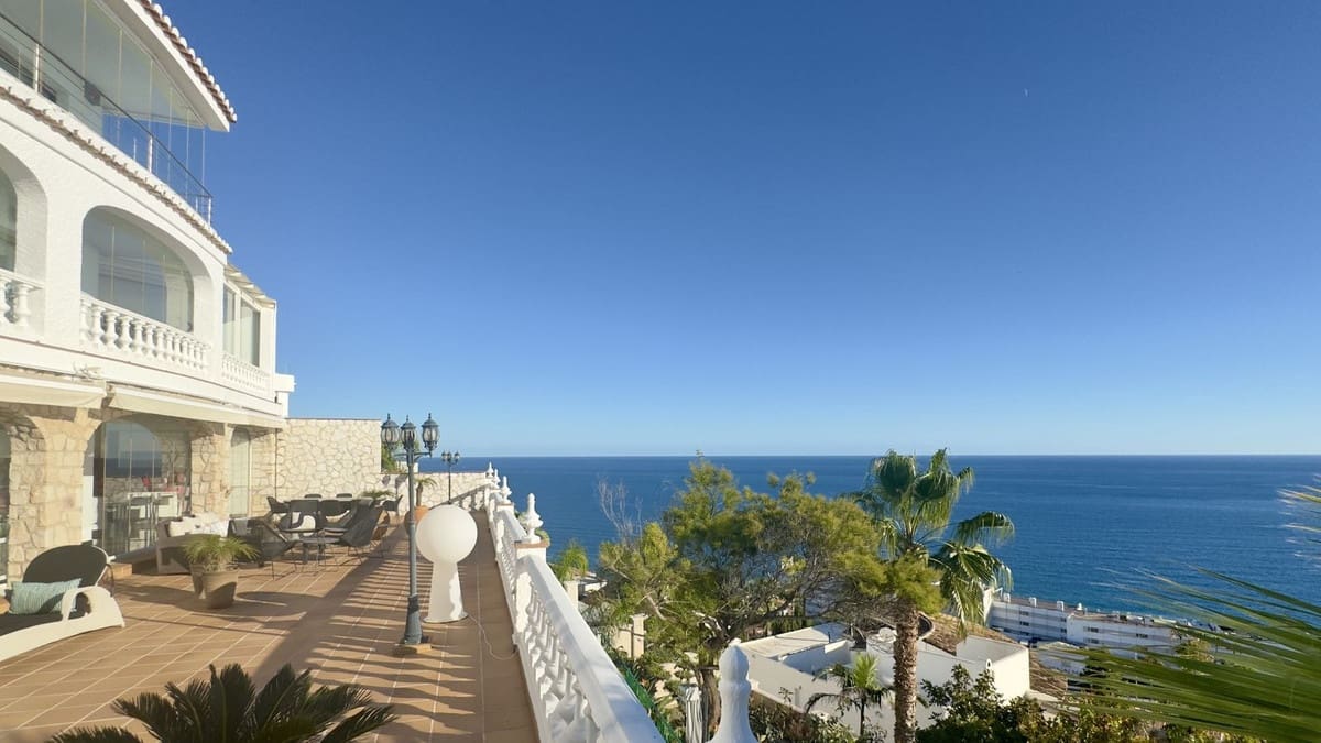 5 bedroom Villa for sale in Torremuelle with garage - € 2,900,000 (Ref: 9432574)