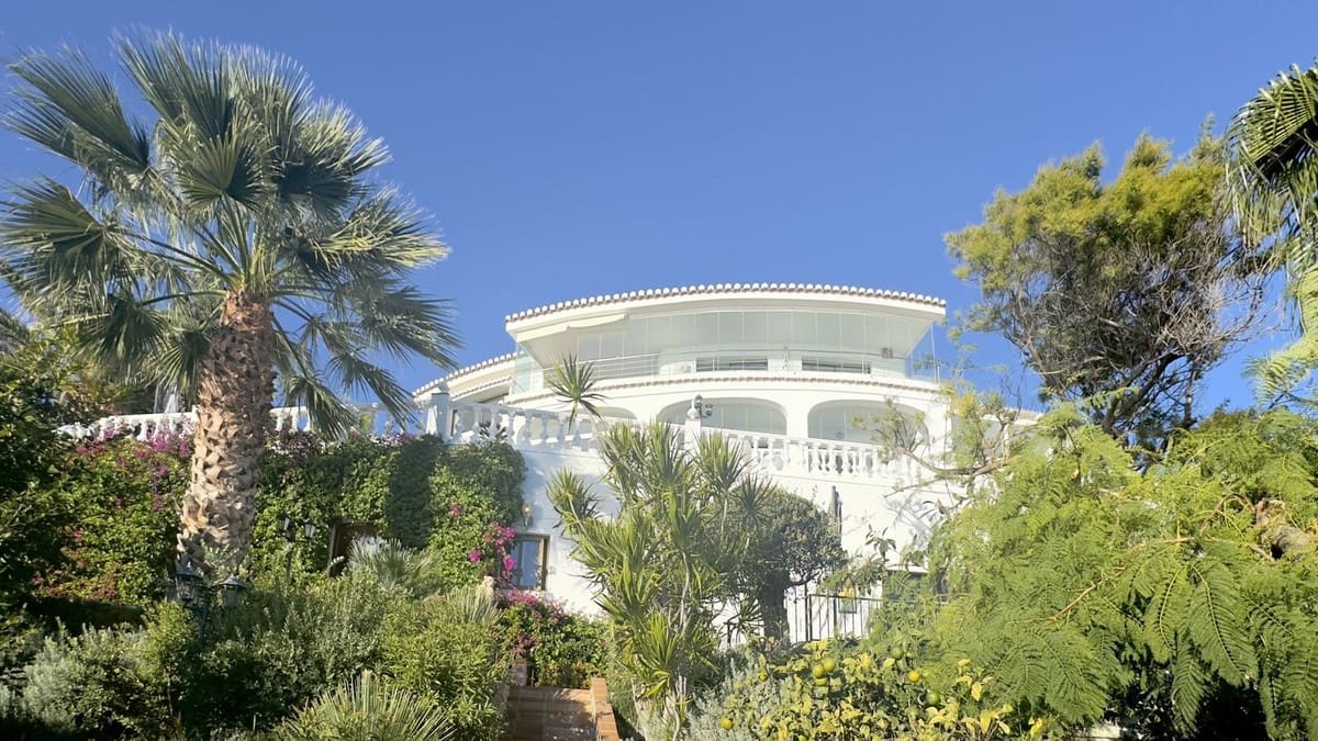 5 bedroom Villa for sale in Torremuelle with garage - € 2,900,000 (Ref: 9432574)