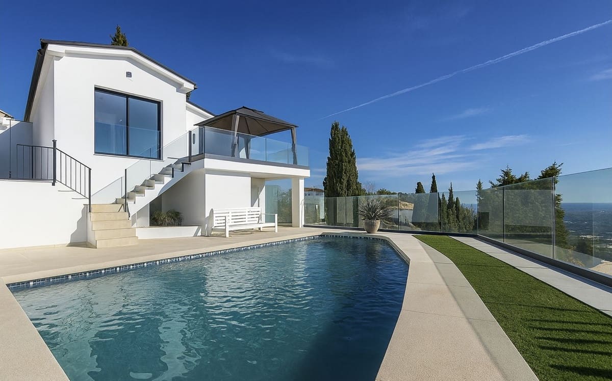 3 soverom Villa til salgs i Fuengirola med garasje - € 1 200 000 (Ref: 9432575)