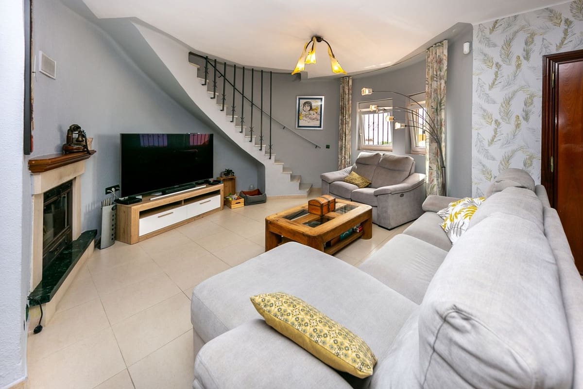 4 sypialnia Willa na sprzedaż w Benalmadena z garażem - 825 000 € (Ref: 9432576)