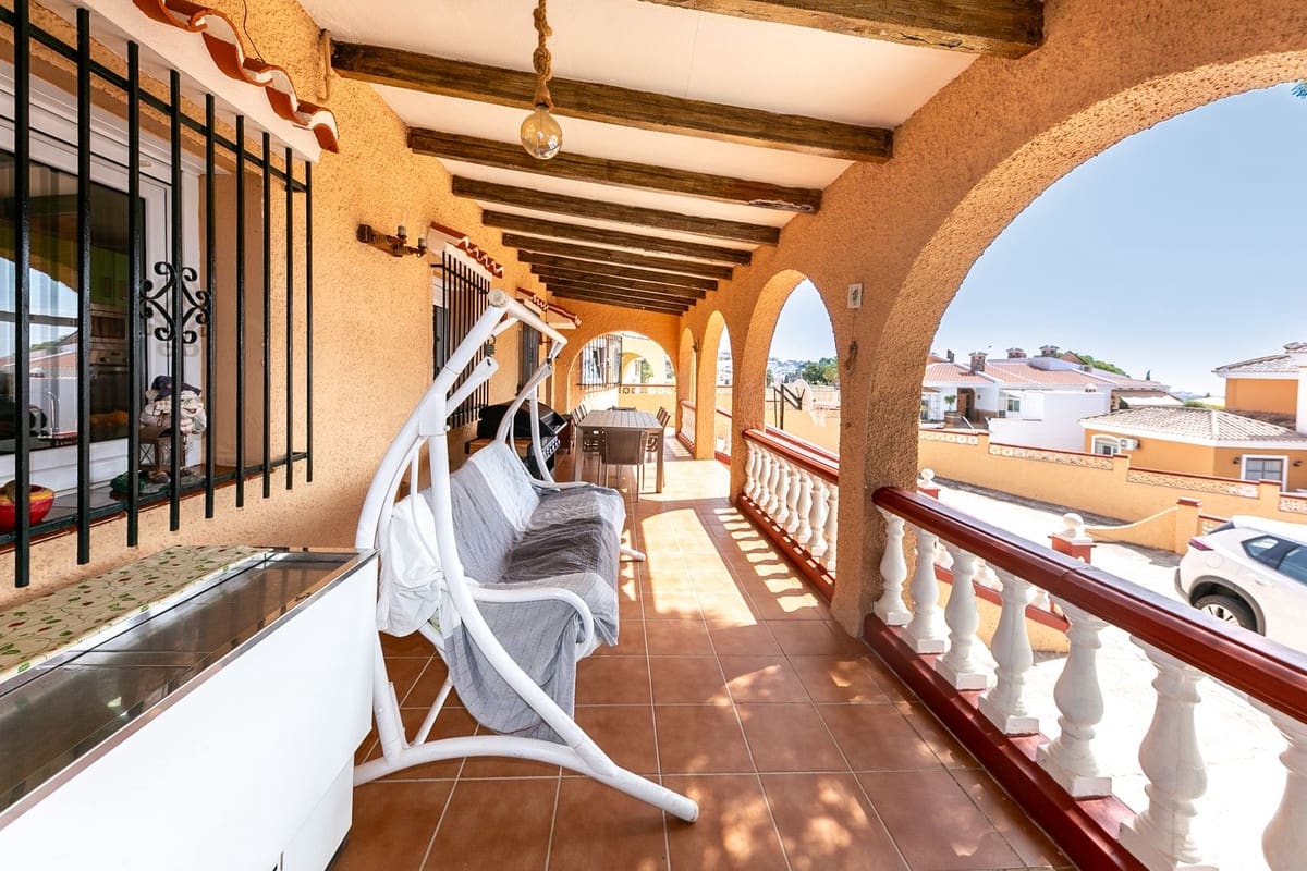 4 sypialnia Willa na sprzedaż w Benalmadena z garażem - 825 000 € (Ref: 9432576)