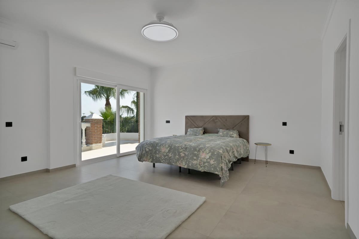 9 bedroom Villa for sale in Benalmadena - € 2,950,000 (Ref: 9432577)