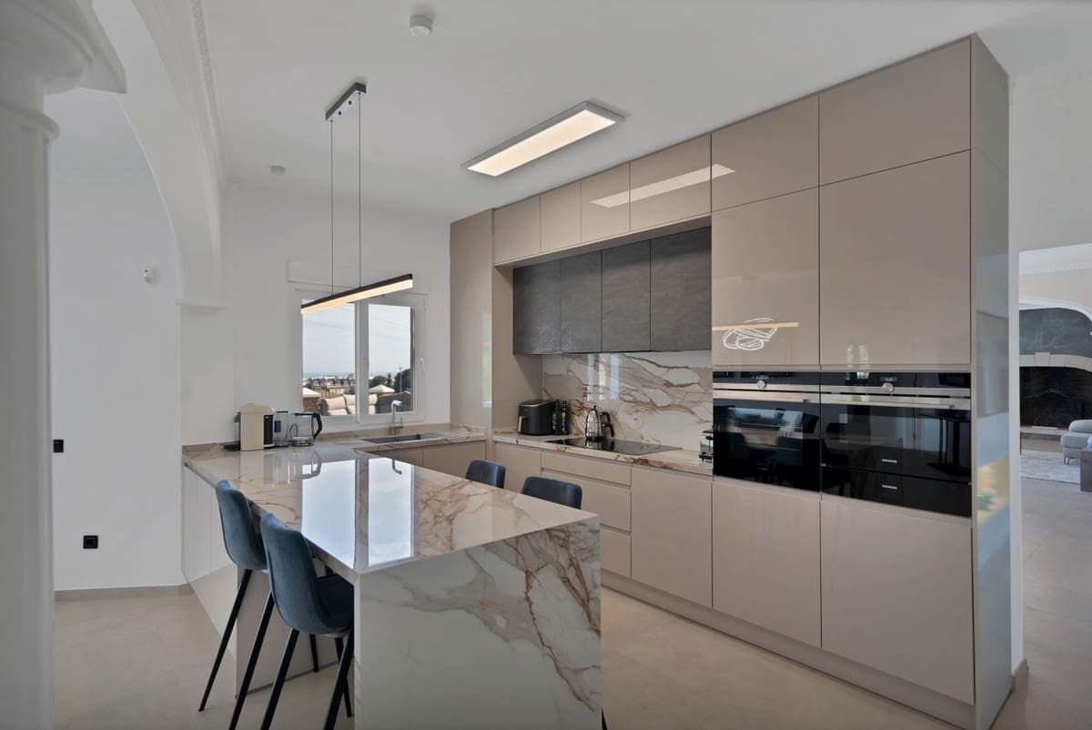 Chalet de 9 habitaciones en Benalmádena en venta - 2.950.000 € (Ref: 9432577)