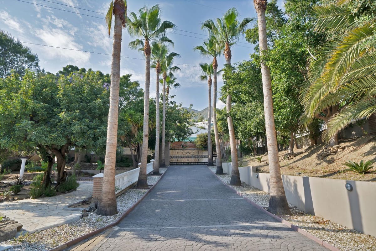 9 sypialnia Willa na sprzedaż w Benalmadena - 2 950 000 € (Ref: 9432577)