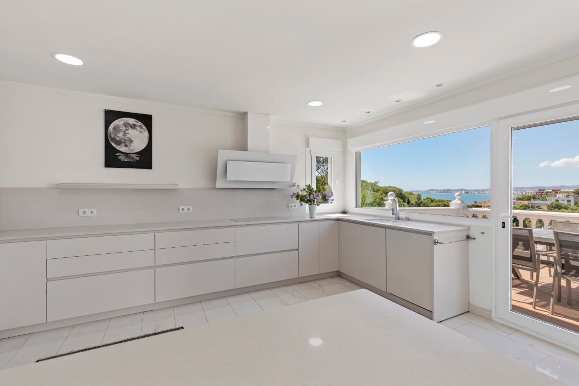 6 bedroom Villa for sale in Benalmadena - € 1,250,000 (Ref: 9432578)