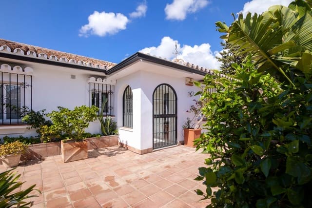 6 bedroom Villa for sale in Benalmádena - € 1,250,000 (Ref: 9432578)