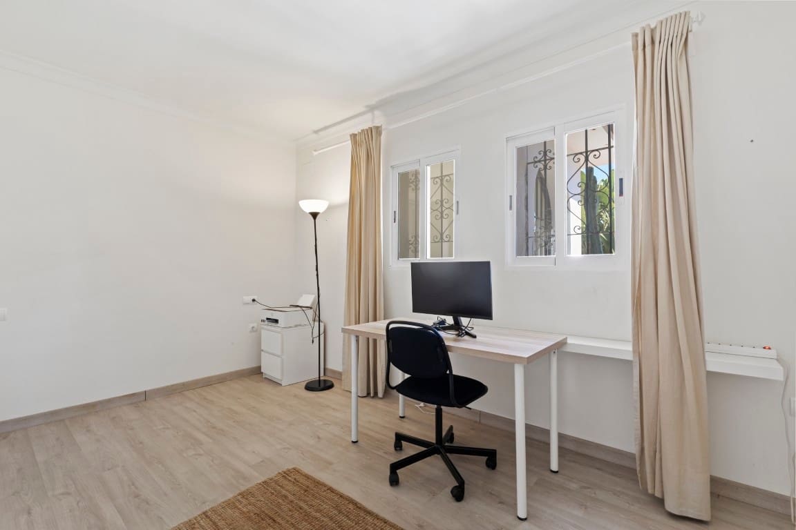 6 bedroom Villa for sale in Benalmadena - € 1,250,000 (Ref: 9432578)