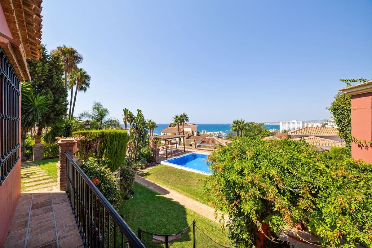 8 bedroom Villa for sale in Benalmadena with garage - € 3,500,000 (Ref: 9432579)