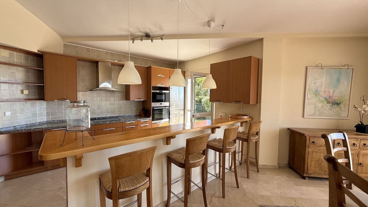 4 bedroom Villa for sale in Benalmadena with garage - € 2,500,000 (Ref: 9489799)