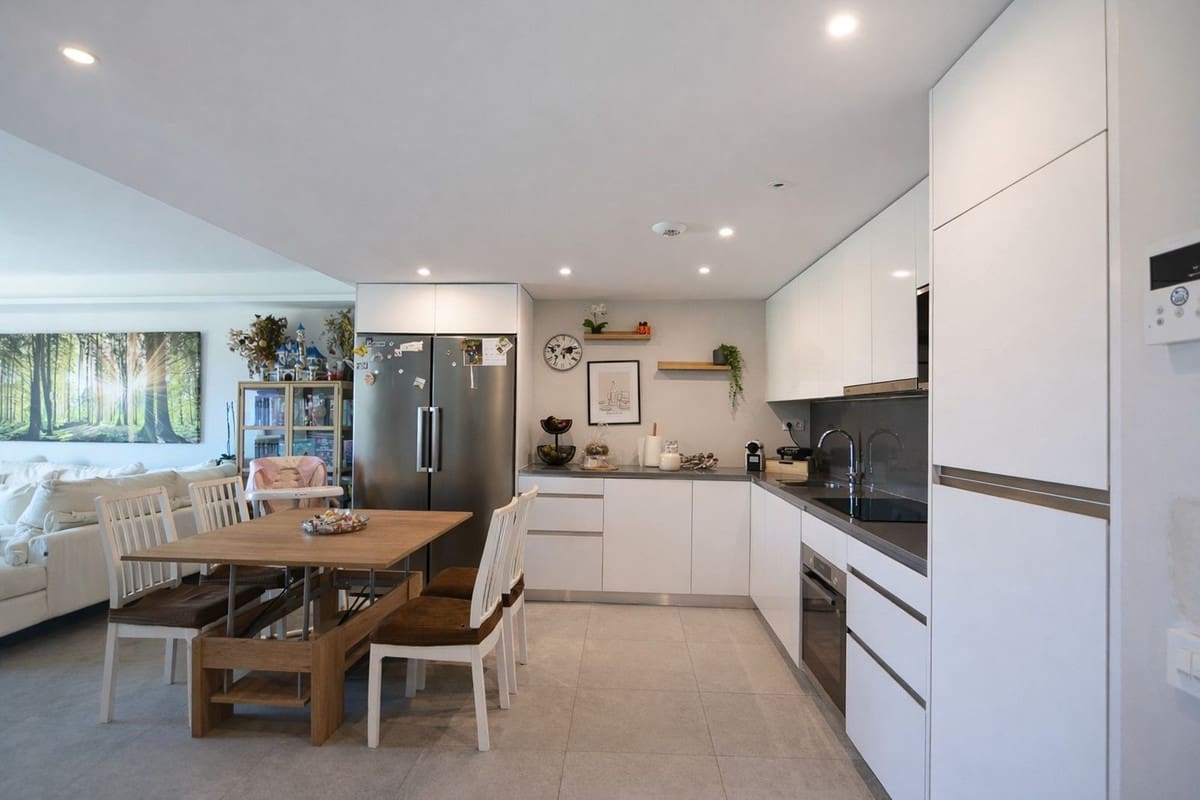 3 bedroom Apartment for sale in El Chaparral with garage - € 585,000 (Ref: 9489800)