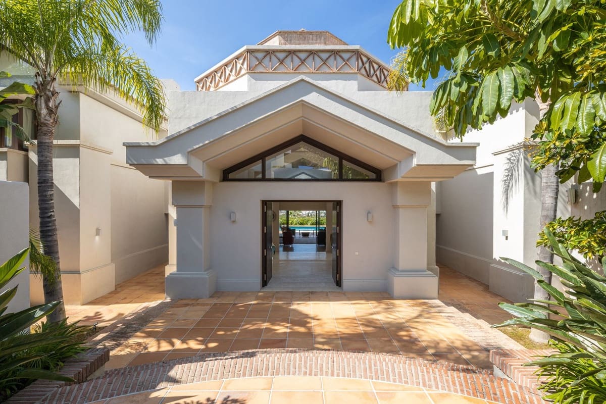 6 bedroom Villa for sale in Los Flamingos with garage - € 6,900,000 (Ref: 9503095)