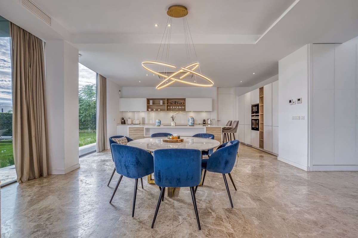 5 bedroom Villa for sale in Cancelada with garage - € 2,350,000 (Ref: 9503096)