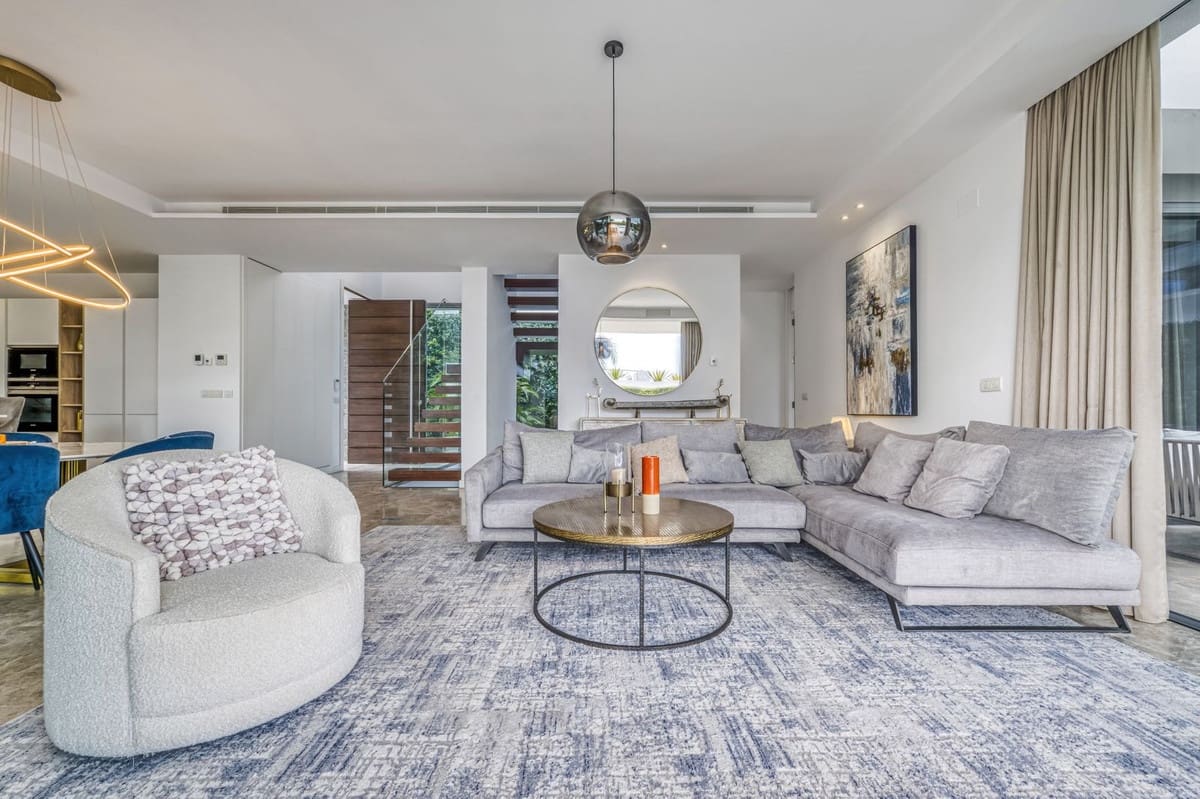 5 bedroom Villa for sale in Cancelada with garage - € 2,350,000 (Ref: 9503096)