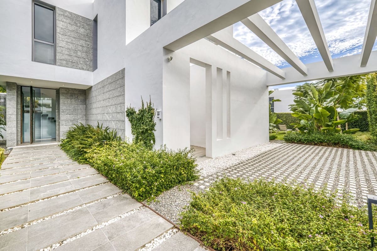 5 bedroom Villa for sale in Cancelada with garage - € 2,350,000 (Ref: 9503096)