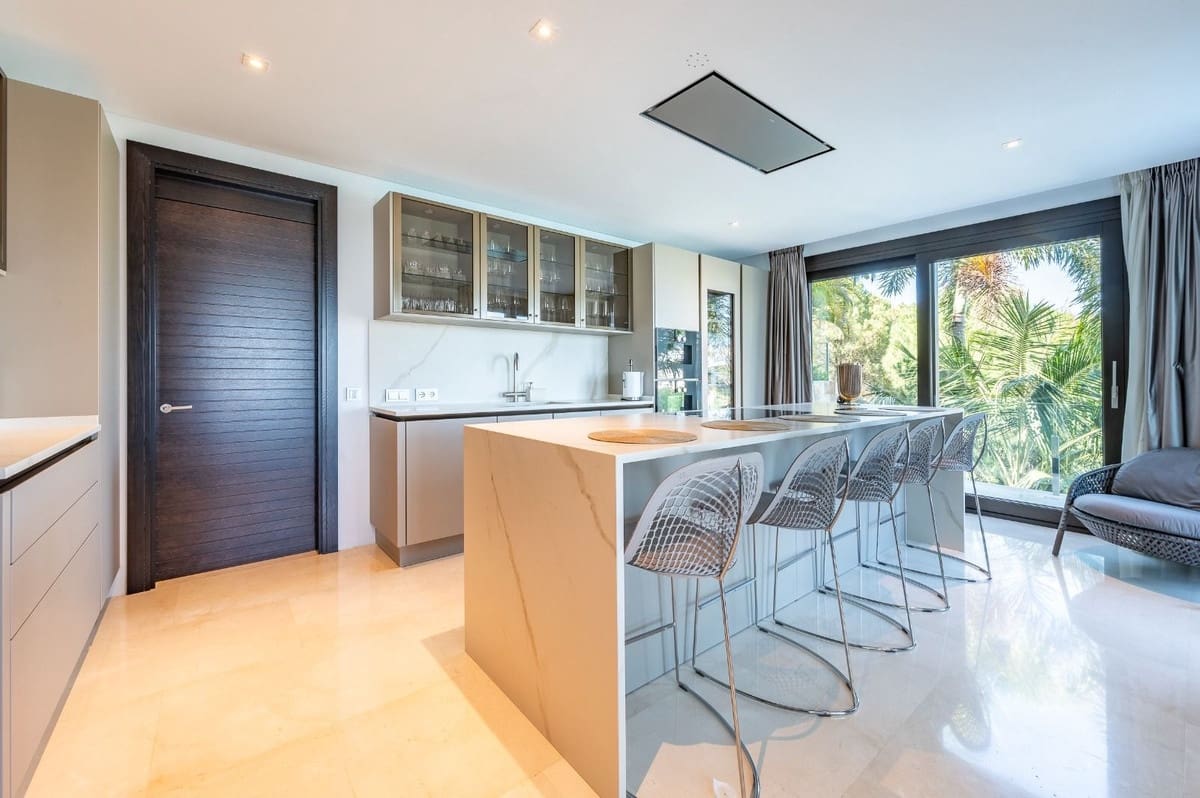 6 chambre Villa/Maison à vendre à Los Flamingos avec garage - 9 900 000 € (Ref: 9503098)