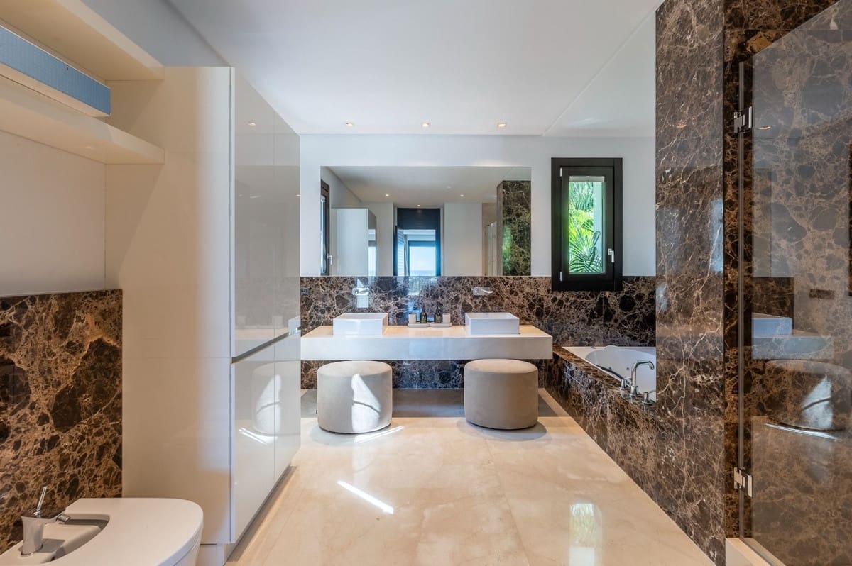 6 chambre Villa/Maison à vendre à Los Flamingos avec garage - 9 900 000 € (Ref: 9503098)
