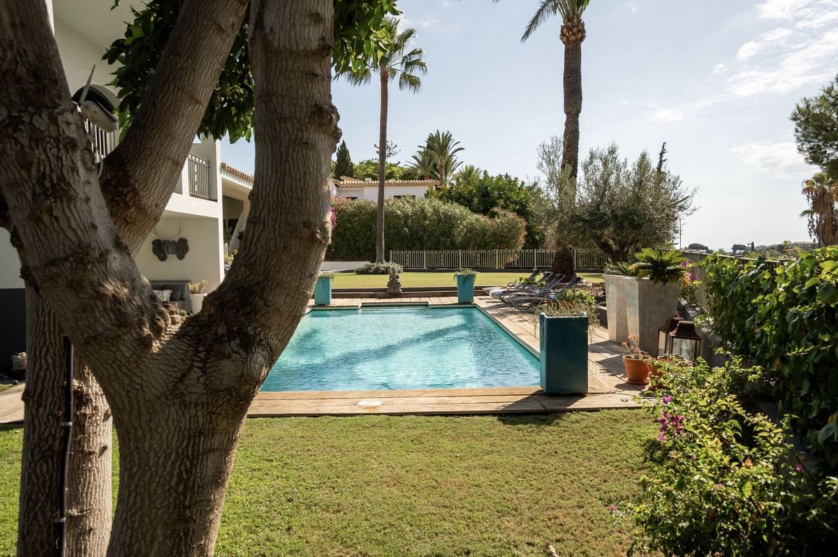 5 soveværelse Villa til salg i Estepona - € 3.195.000 (Ref: 9503099)