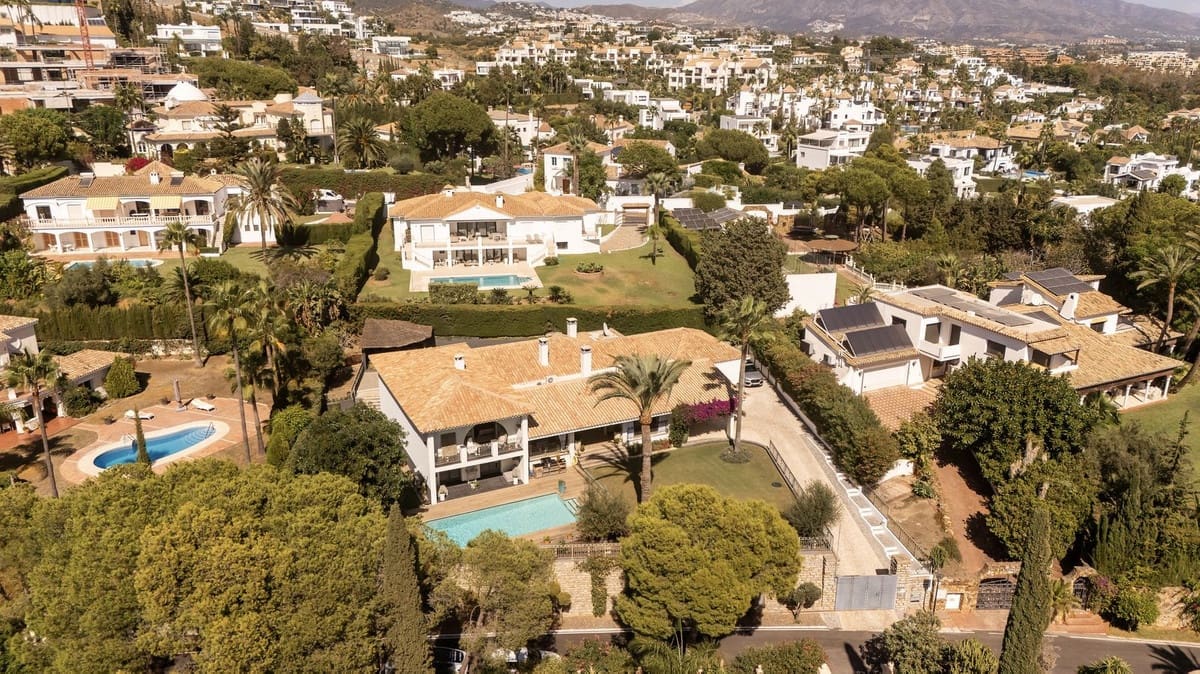 5 soveværelse Villa til salg i Estepona - € 3.195.000 (Ref: 9503099)