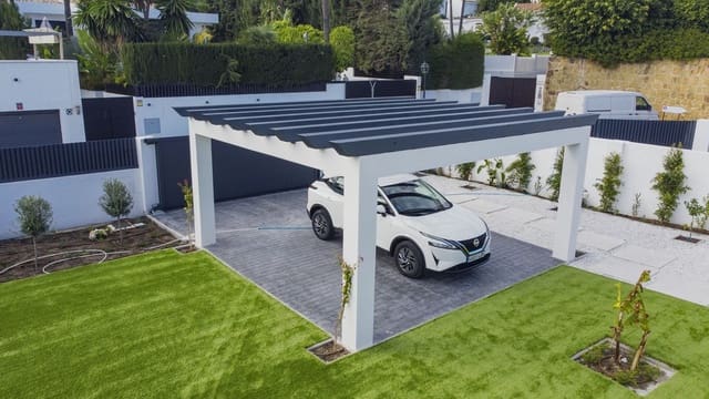 6 Zimmer Villa zu verkaufen in Estepona mit Garage - 1.950.000 € (Ref: 9503102)