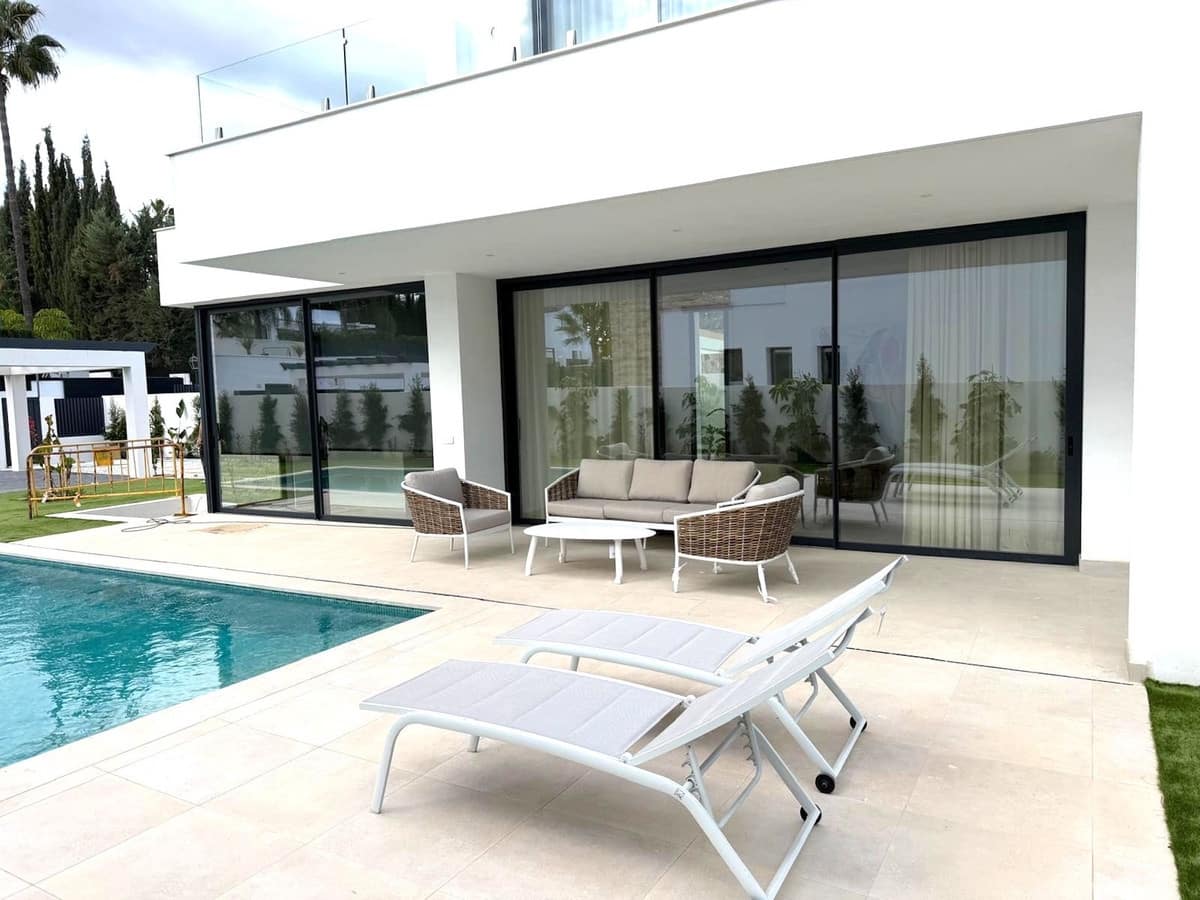 5 bedroom Villa for sale in Atalaya-Isdabe - € 2,000,000 (Ref: 9503103)