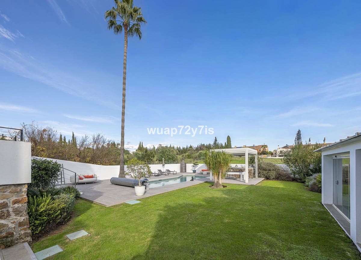 4 slaapkamer Villa te koop in Guadalmina - € 1.750.000 (Ref: 9503108)