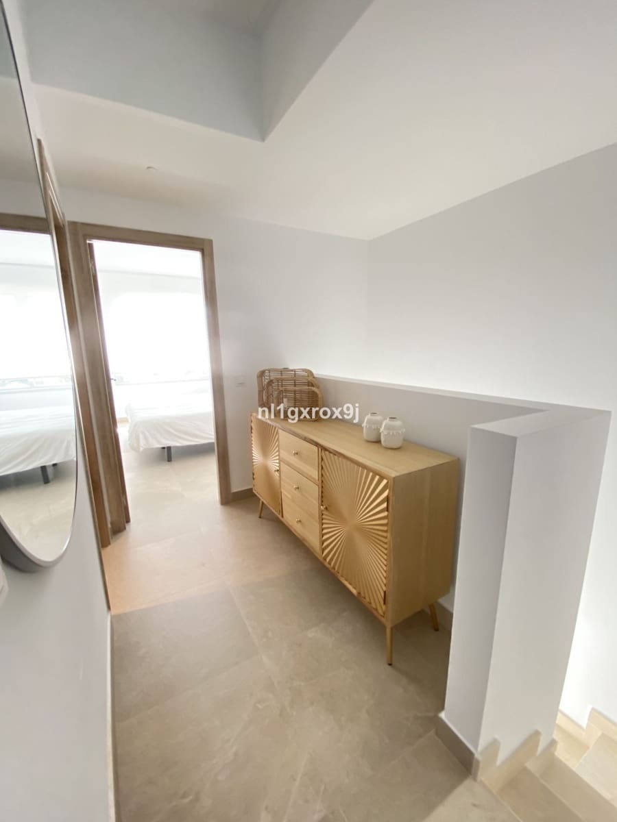 3 soverom Hus til salgs i Estepona - € 455 000 (Ref: 9503109)