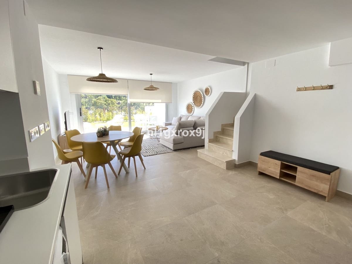 3 soverom Hus til salgs i Estepona - € 455 000 (Ref: 9503109)