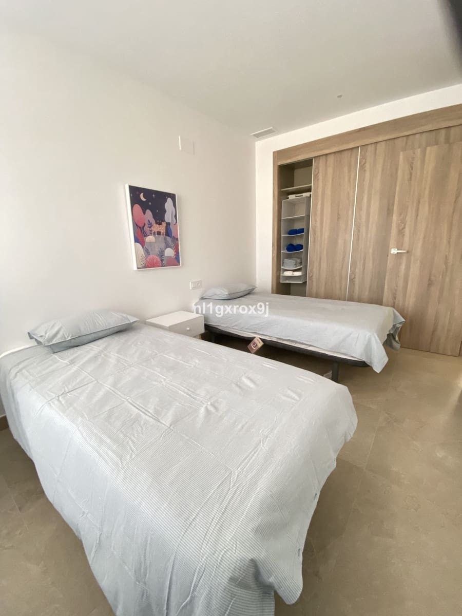 3 soverom Hus til salgs i Estepona - € 455 000 (Ref: 9503109)