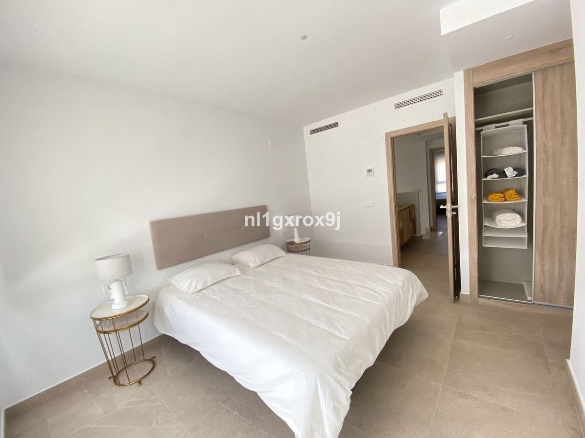 3 soverom Hus til salgs i Estepona - € 455 000 (Ref: 9503109)