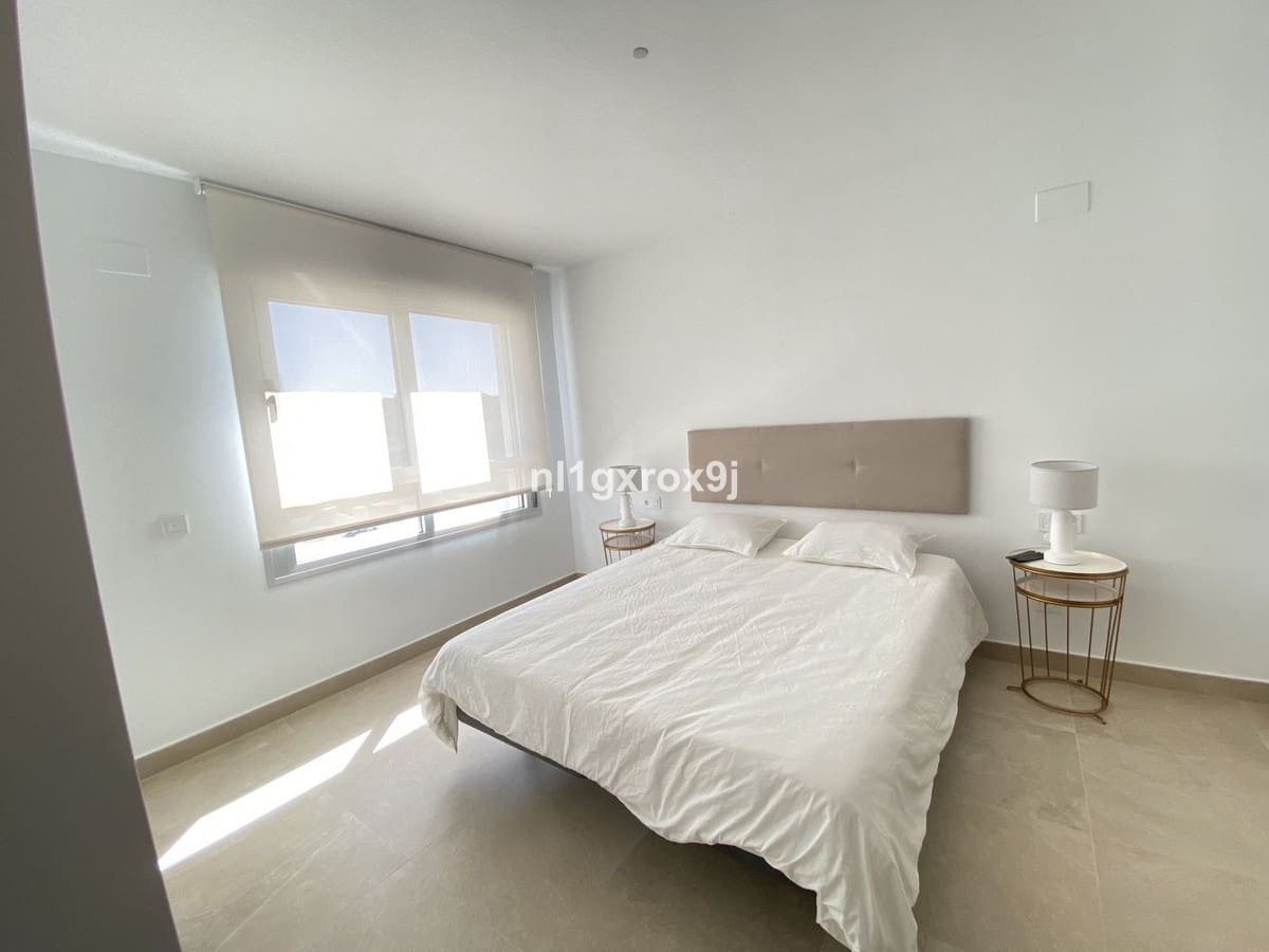 3 soverom Hus til salgs i Estepona - € 455 000 (Ref: 9503109)