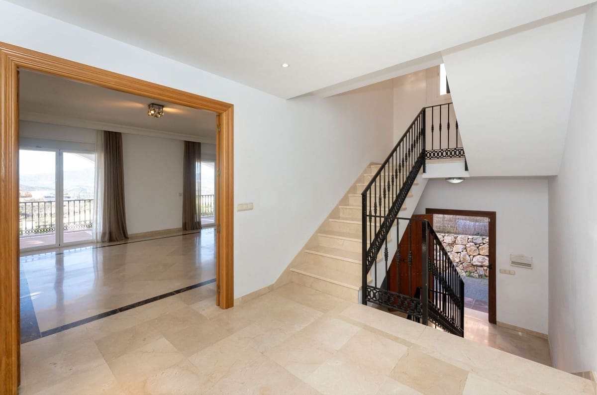 4 bedroom Villa for sale in Coin with garage - € 595,000 (Ref: 9503110)