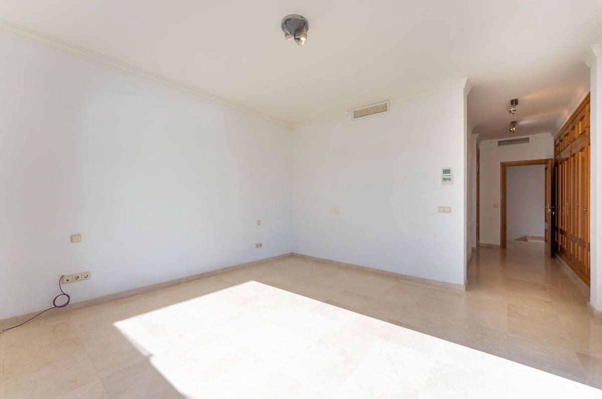 4 bedroom Villa for sale in Coin with garage - € 595,000 (Ref: 9503110)