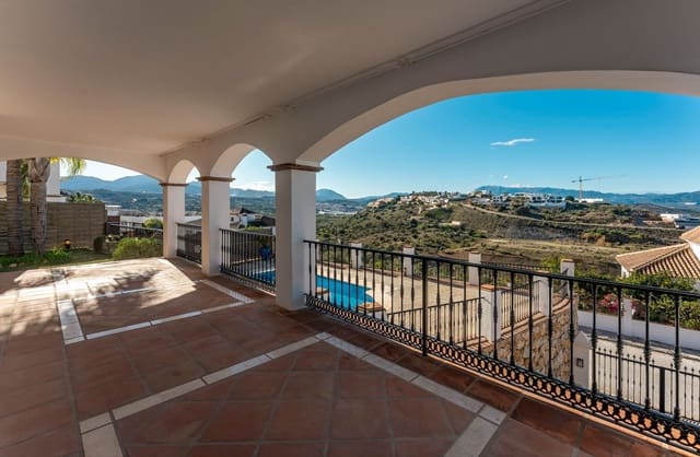 4 soverom Villa til salgs i Coín med garasje - € 595 000 (Ref: 9503110)