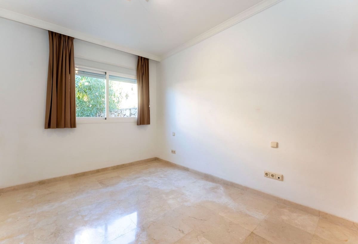 4 bedroom Villa for sale in Coin with garage - € 595,000 (Ref: 9503110)