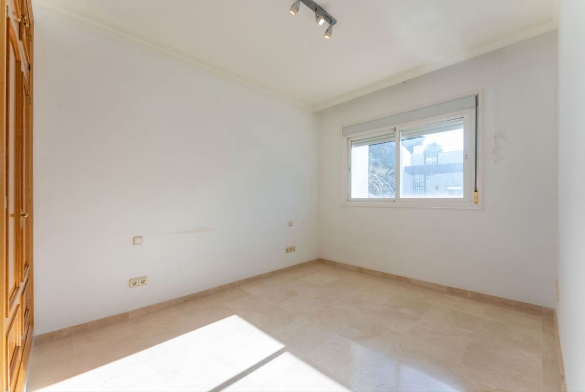 4 bedroom Villa for sale in Coin with garage - € 595,000 (Ref: 9503110)