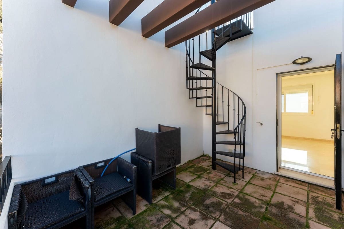 4 bedroom Villa for sale in Coin with garage - € 595,000 (Ref: 9503110)