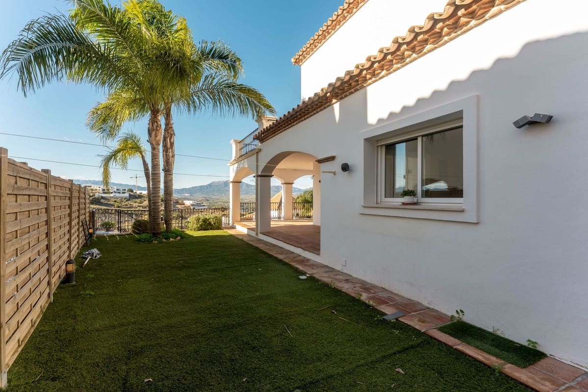 4 bedroom Villa for sale in Coin with garage - € 595,000 (Ref: 9503110)
