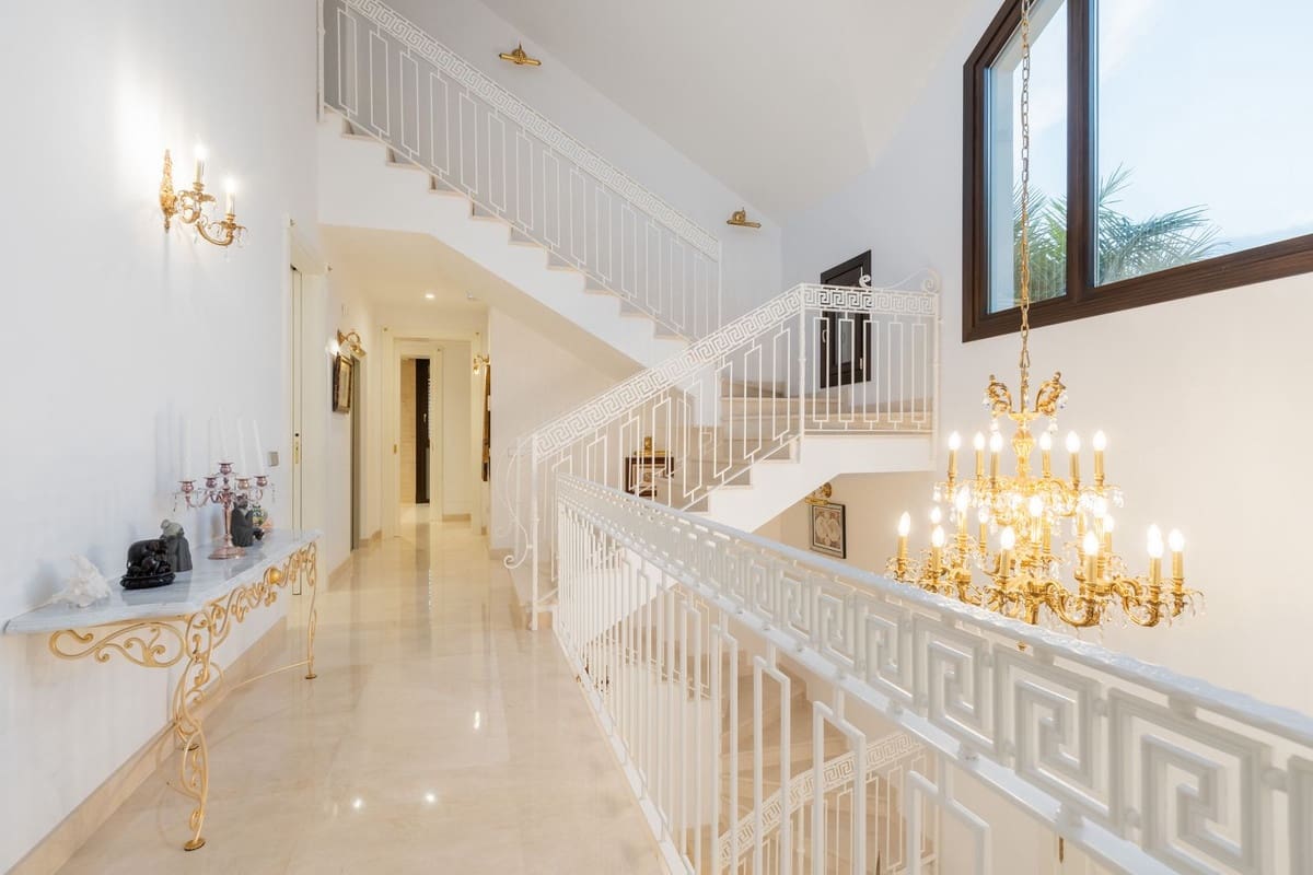 7 sypialnia Willa na sprzedaż w Guadalmina z garażem - 5 190 000 € (Ref: 9503111)