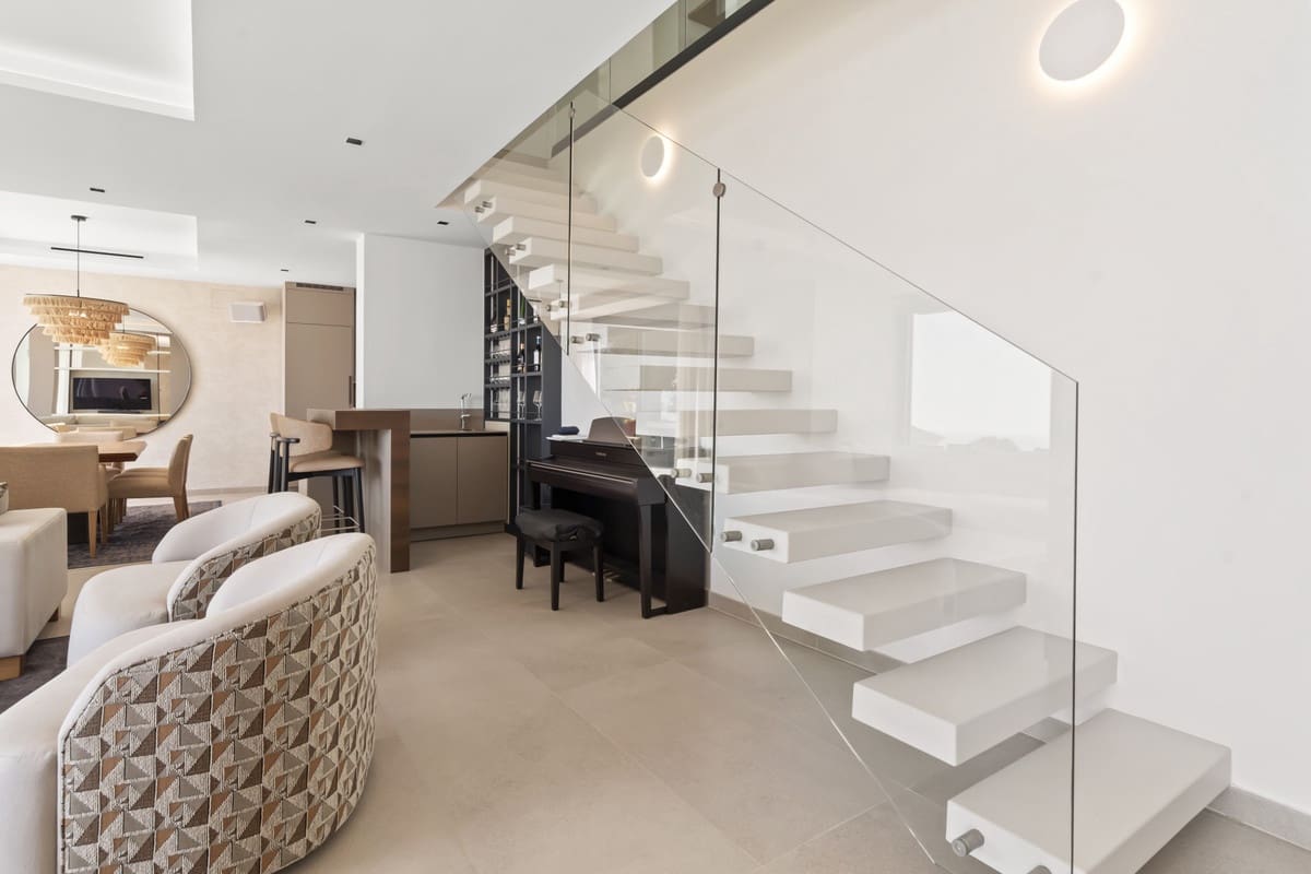 Chalet de 4 habitaciones en Manilva en venta con piscina - 2.495.000 € (Ref: 9503285)