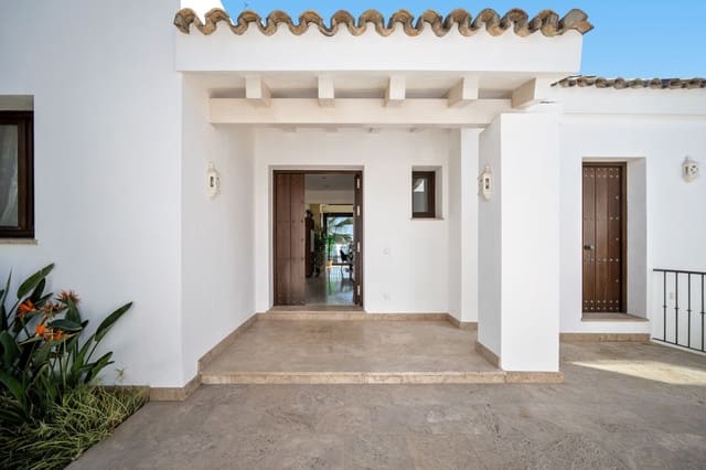 5 bedroom Villa for sale in El Paraiso, Estepona with garage - € 2,990,000 (Ref: 9503286)