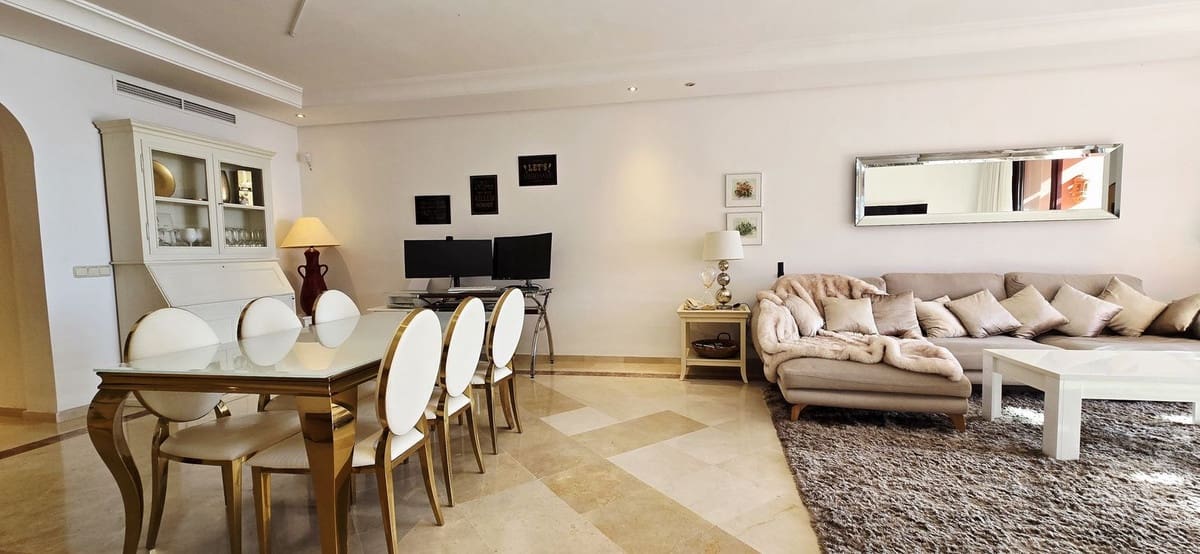 2 soveværelse Lejlighed til salg i Estepona - € 1.475.000 (Ref: 9524837)