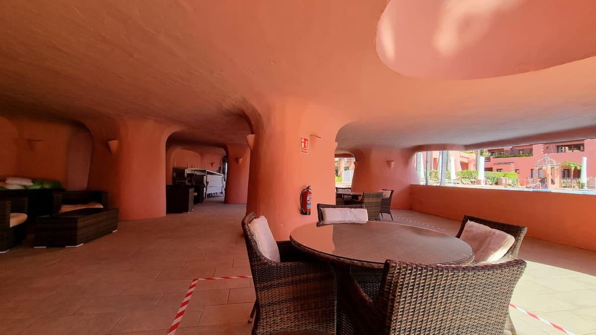 2 soveværelse Lejlighed til salg i Estepona - € 1.475.000 (Ref: 9524837)