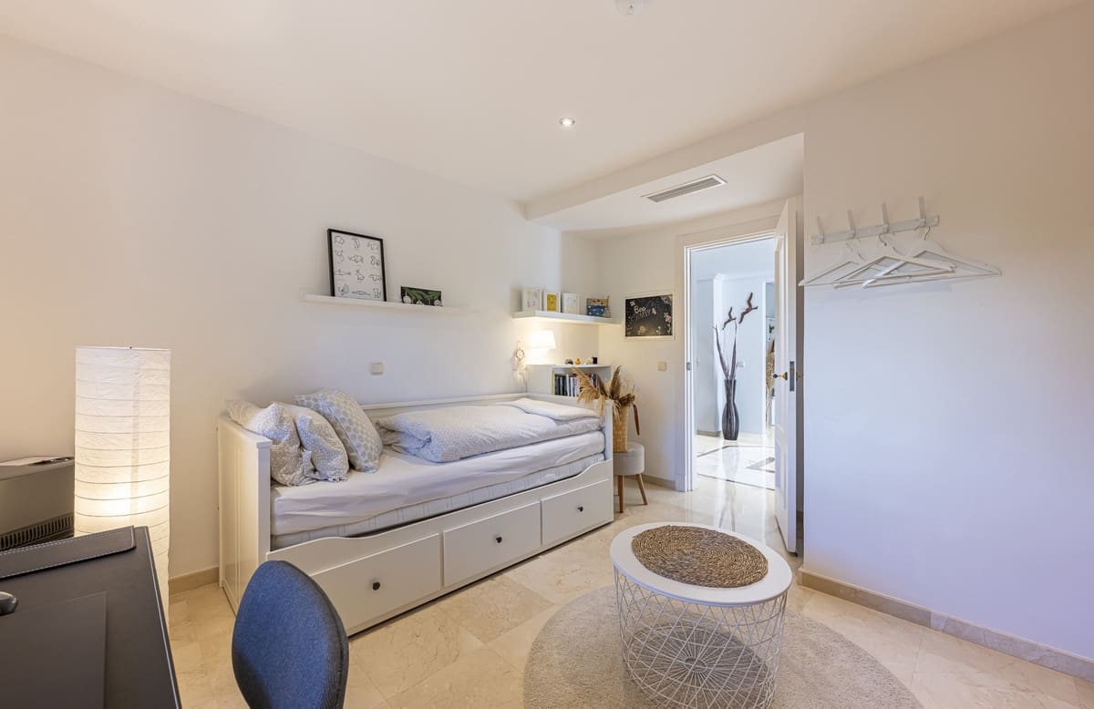 Apartamento de 3 habitaciones en Estepona en venta - 849.000 € (Ref: 9524840)