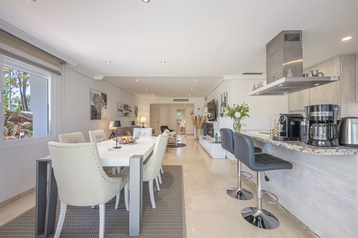 Apartamento de 3 habitaciones en Estepona en venta - 849.000 € (Ref: 9524840)