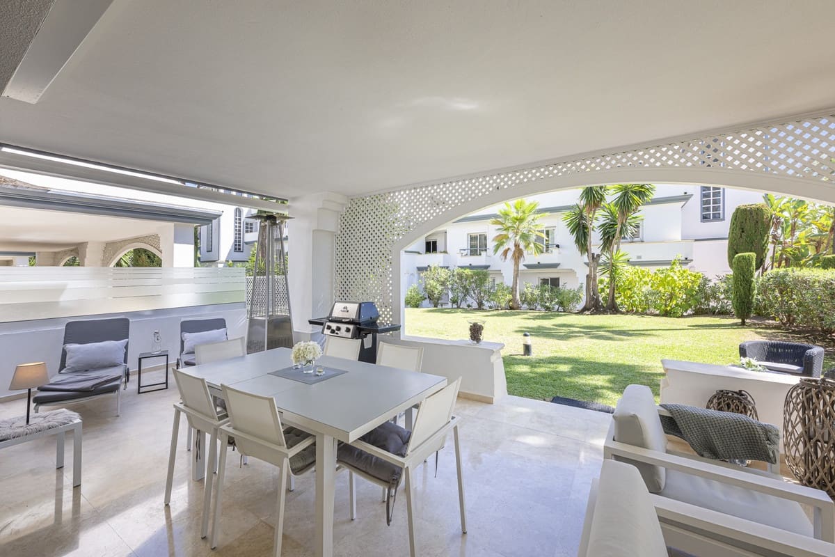 Apartamento de 3 habitaciones en Estepona en venta - 849.000 € (Ref: 9524840)