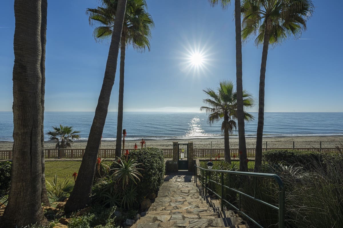 Apartamento de 3 habitaciones en Estepona en venta - 849.000 € (Ref: 9524840)