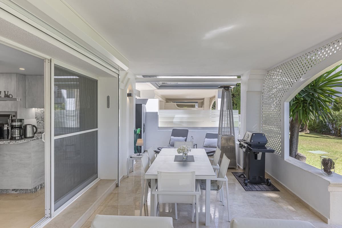 Apartamento de 3 habitaciones en Estepona en venta - 849.000 € (Ref: 9524840)