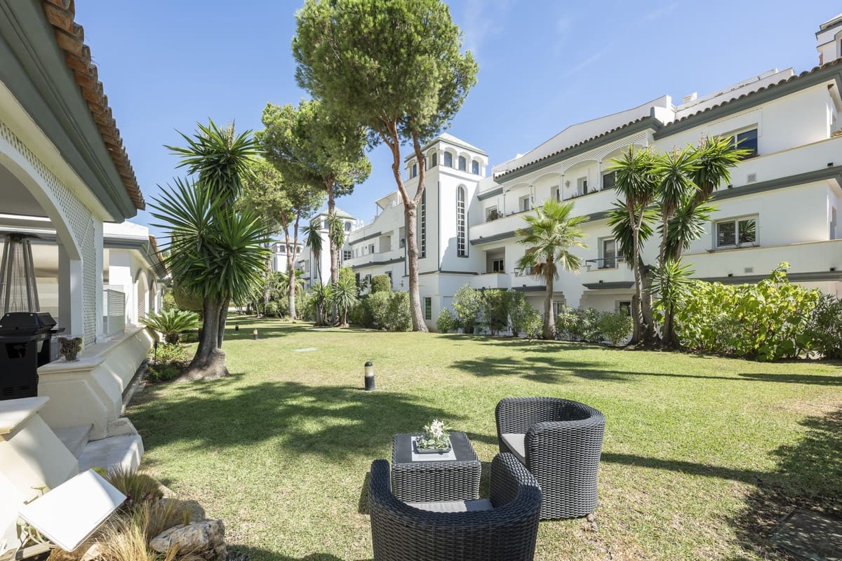 Apartamento de 3 habitaciones en Estepona en venta - 849.000 € (Ref: 9524840)